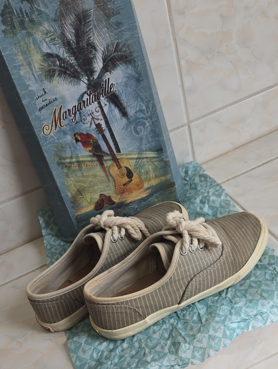 Margaritaville Shoes - Margaritaville 'Dream Catcher' Shoe Box — Grey Stripe Label